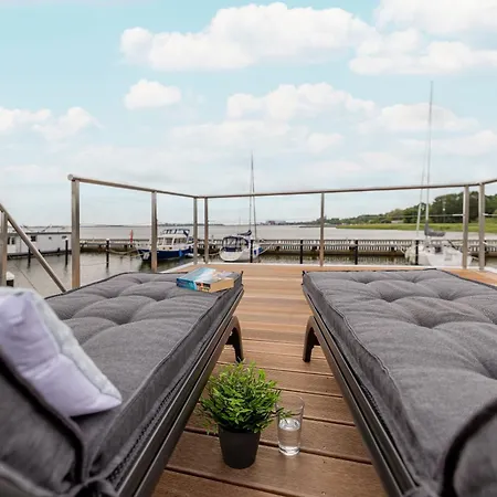 Apartment Hausboot Meerzeit An Der Ostsee