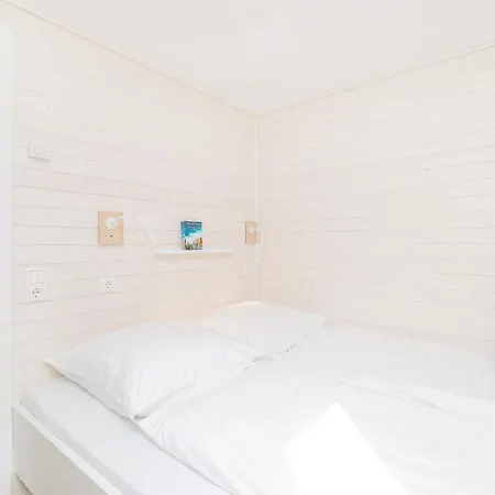 Hausboot Meerzeit An Der Ostsee * Stralsund