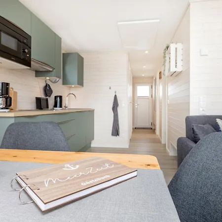 Apartment Hausboot Meerzeit An Der Ostsee Stralsund
